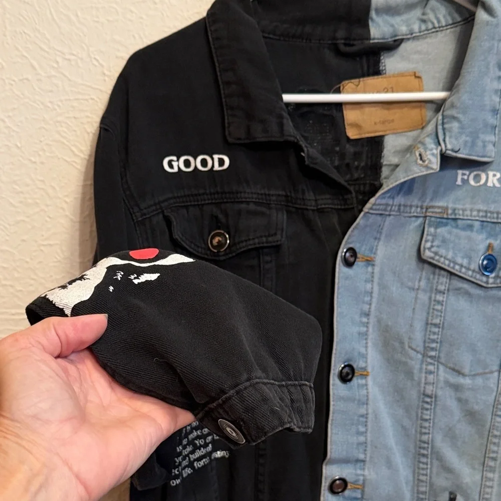 ☯️☯️☯️BOGOHO ☯️☯️☯️Two-Tone Denim Jacket with Graphic Details - Picture 8 of 16
